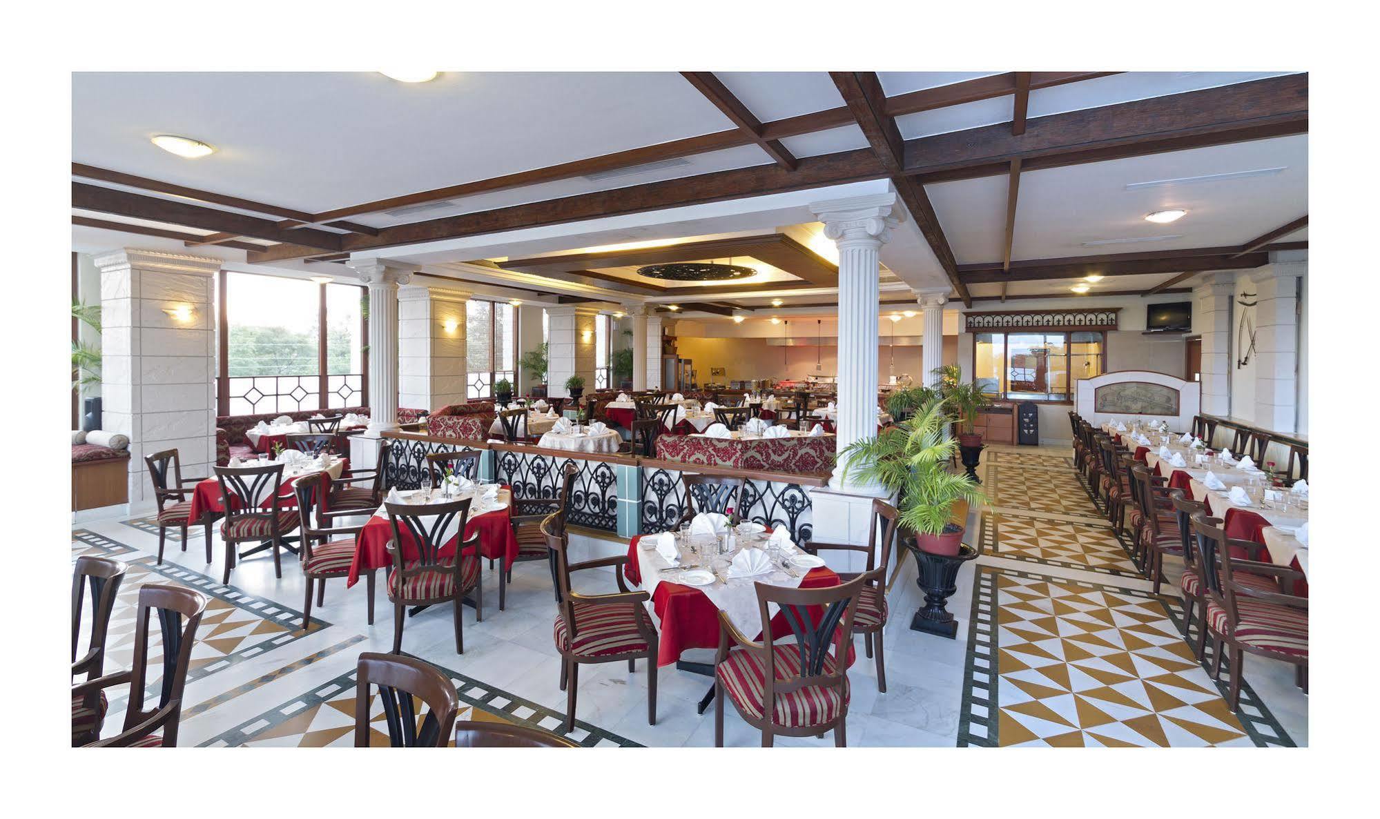 Jehan Numa Palace Hotel Бхопал Екстер'єр фото